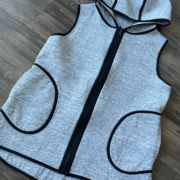 Lululemon Insculpt Vest - Reversible - Picture 2 of 9